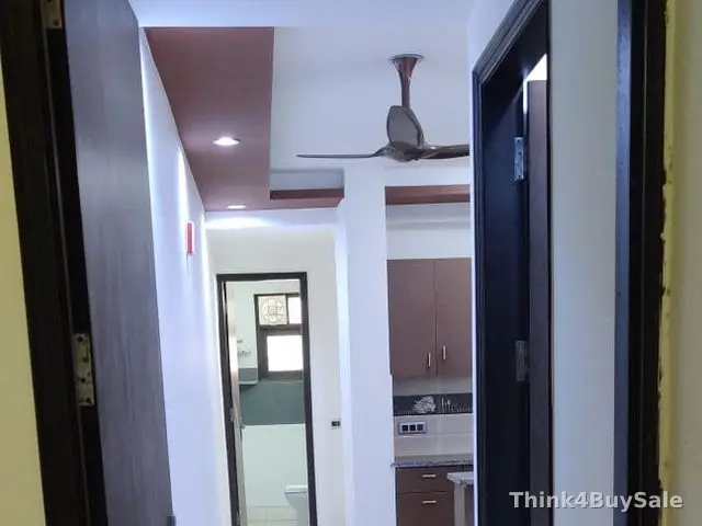 1,100 sq.ft Showroom for Sale in Indirapuram, Ghaziabad — photo 2