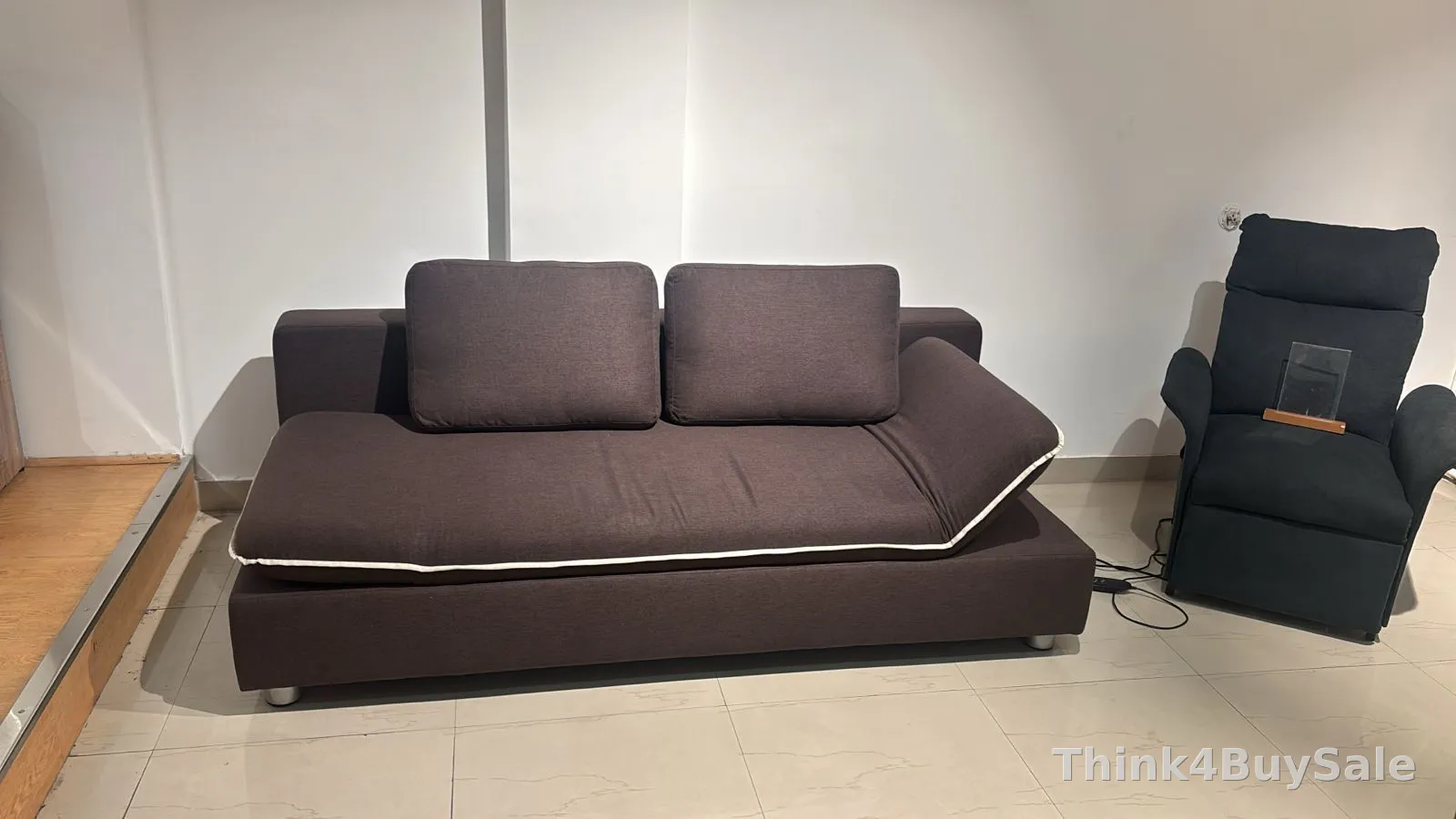 1,100 sq.ft Showroom for Sale in Indirapuram, Ghaziabad