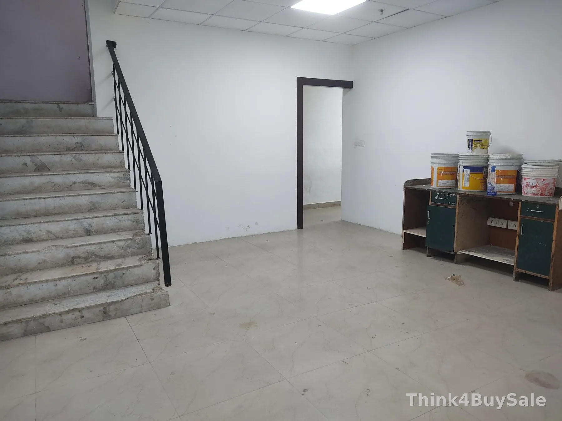 2,500 sq.ft Warehouse for Rent in Sector 63, Noida