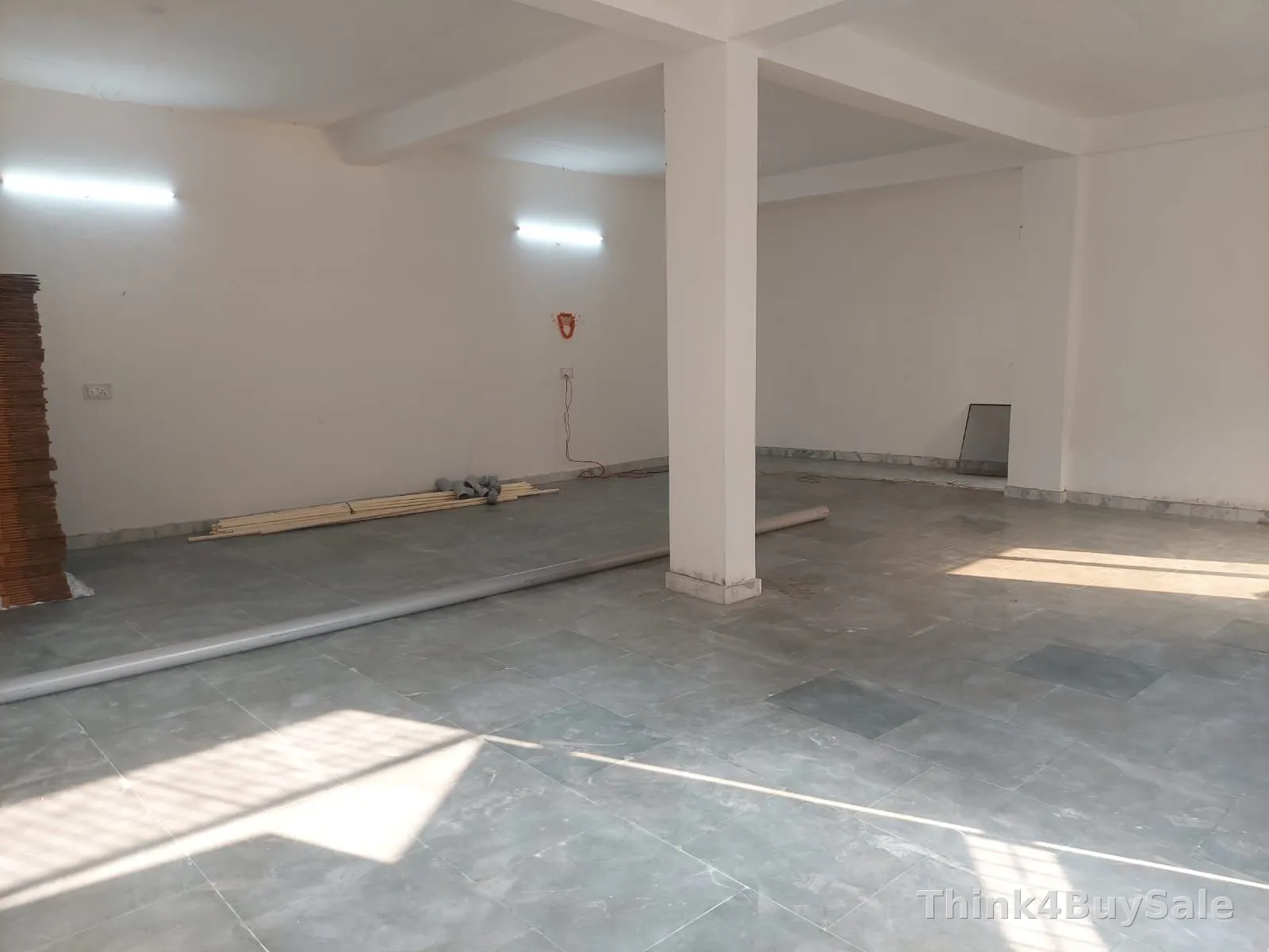 1,000 sq.ft Showroom for Rent in Ambedkar Road, Ghaziabad