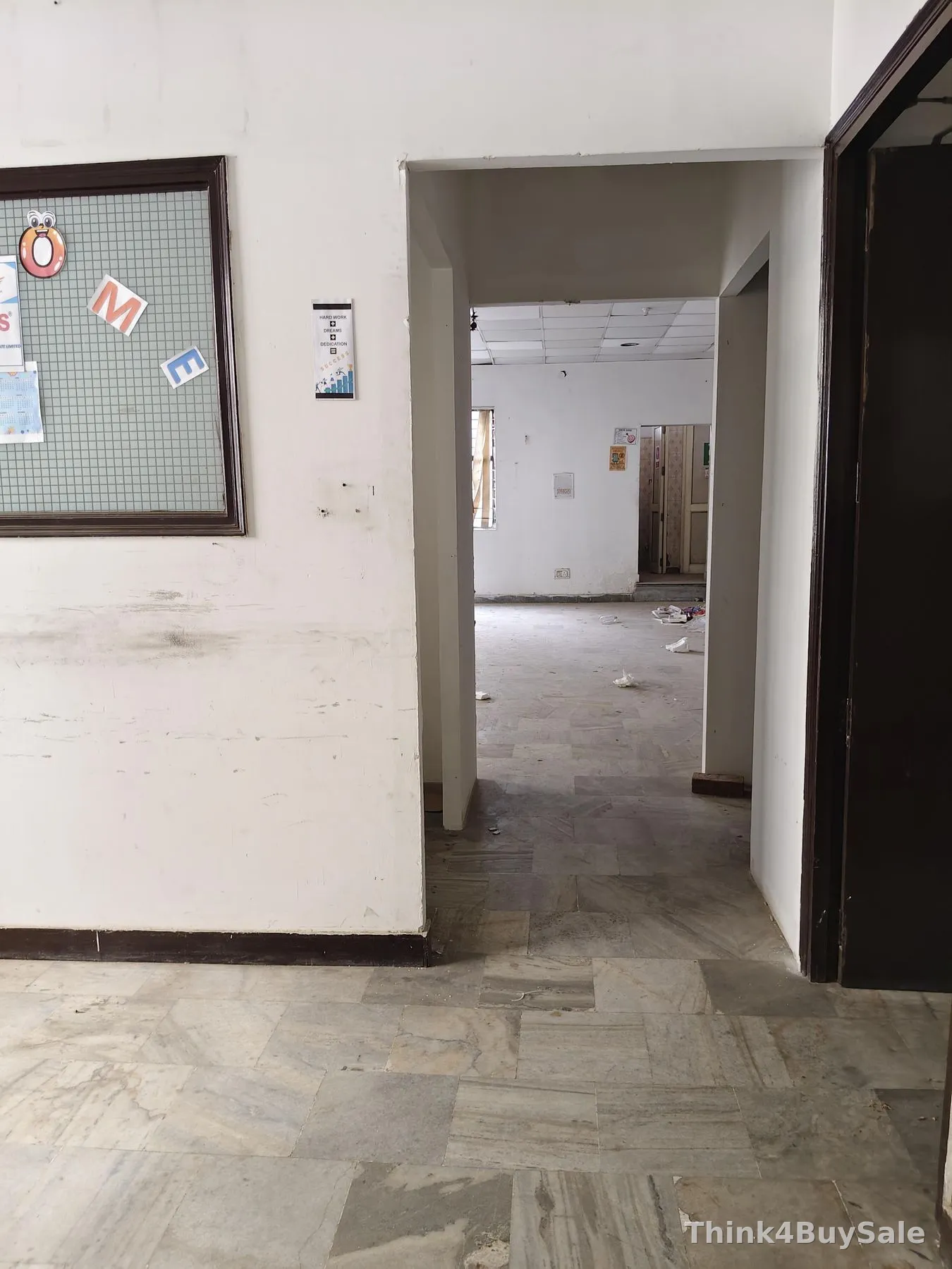 1,350 sq.ft Warehouse for Rent in Sector 63, Noida