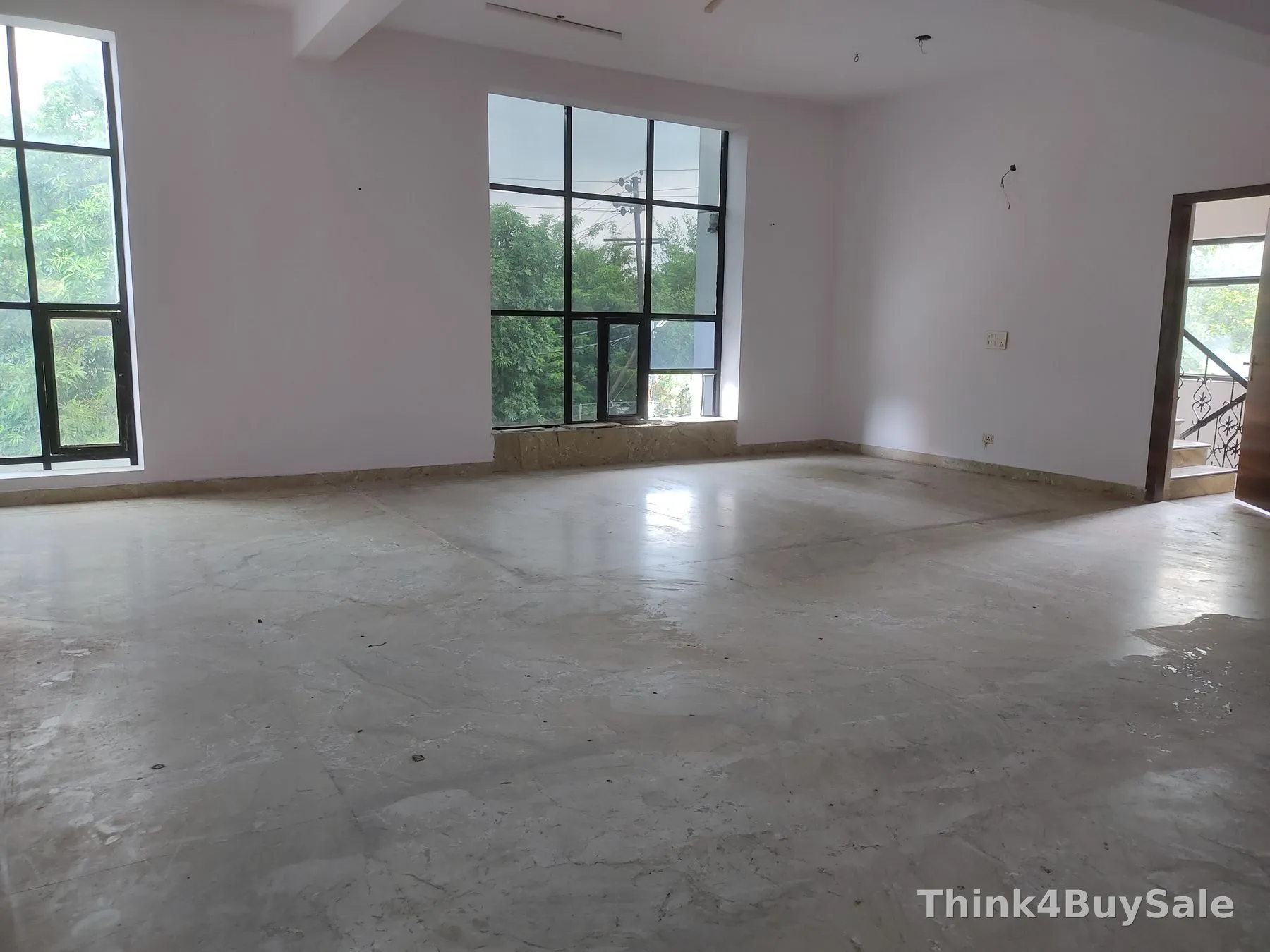 2,500 sq.ft Warehouse for Rent in Sector 63, Noida
