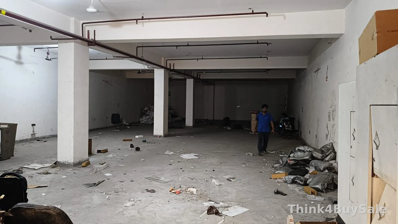 5,500 sq.ft Showroom for Rent in Sector 4, Noida